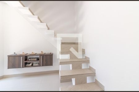 Escada de casa de condomínio à venda com 4 quartos, 250m² em Vargem Pequena, Rio de Janeiro