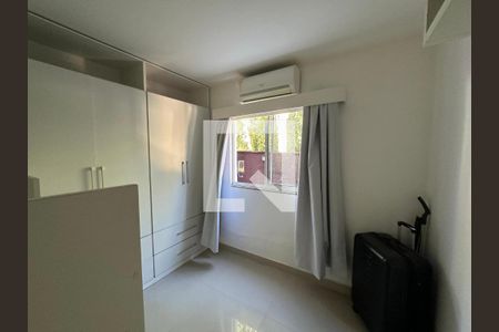 Quarto 1 de casa de condomínio para alugar com 4 quartos, 250m² em Vargem Pequena, Rio de Janeiro