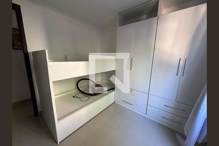 Quarto 1 de casa de condomínio para alugar com 4 quartos, 250m² em Vargem Pequena, Rio de Janeiro