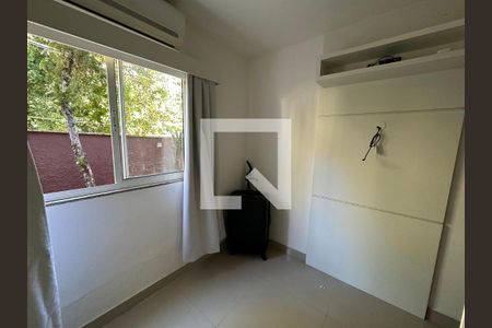 Quarto 1 de casa de condomínio para alugar com 4 quartos, 250m² em Vargem Pequena, Rio de Janeiro