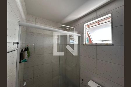 Banheiro de casa de condomínio para alugar com 4 quartos, 250m² em Vargem Pequena, Rio de Janeiro