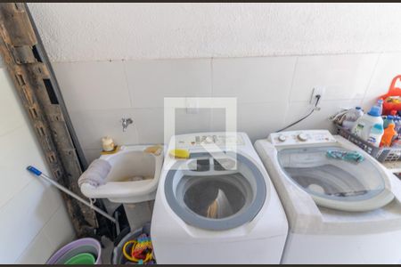 Casa de condomínio para alugar com 250m², 4 quartos e 3 vagasÁrea de Serviço (anexo)