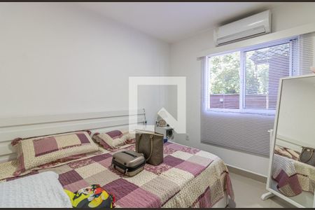 Casa de condomínio para alugar com 250m², 4 quartos e 3 vagasSuíte 2