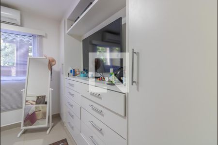 Casa de condomínio para alugar com 250m², 4 quartos e 3 vagasSuíte 2