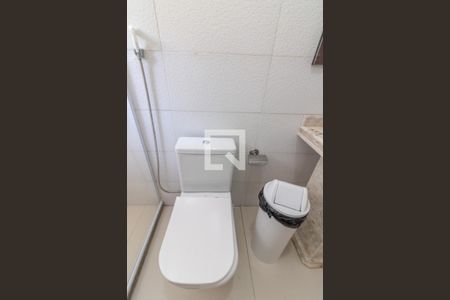 Casa de condomínio para alugar com 250m², 4 quartos e 3 vagasBanheiro (anexo)