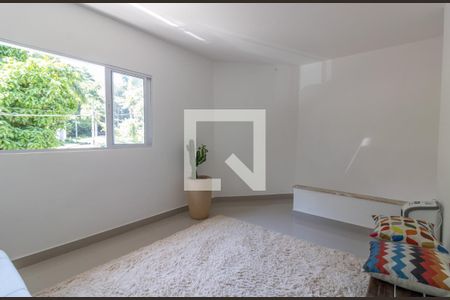 Antessala de casa de condomínio para alugar com 4 quartos, 250m² em Vargem Pequena, Rio de Janeiro