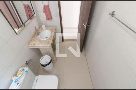 Casa de condomínio para alugar com 250m², 4 quartos e 3 vagasBanheiro (anexo)