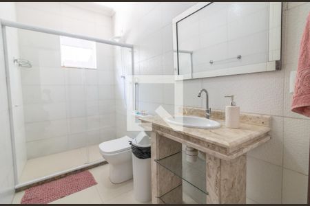 Casa de condomínio para alugar com 250m², 4 quartos e 3 vagasBanheiro (anexo)