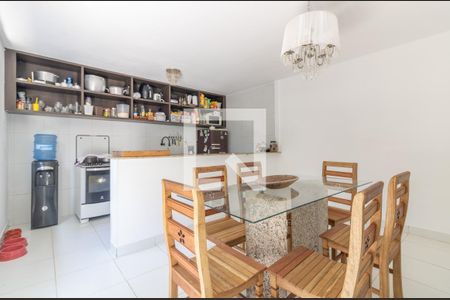 Casa de condomínio para alugar com 250m², 4 quartos e 3 vagasSala 1 (anexo)