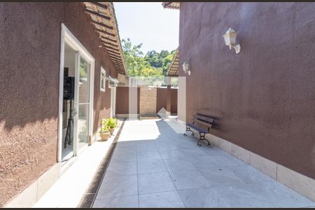 Casa de condomínio para alugar com 250m², 4 quartos e 3 vagasAnexo