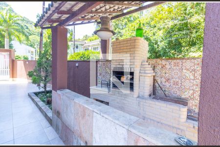 Casa de condomínio para alugar com 250m², 4 quartos e 3 vagasÁrea externa - Churrasqueira