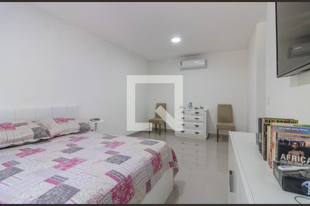 Casa de condomínio para alugar com 250m², 4 quartos e 3 vagasSuíte 1