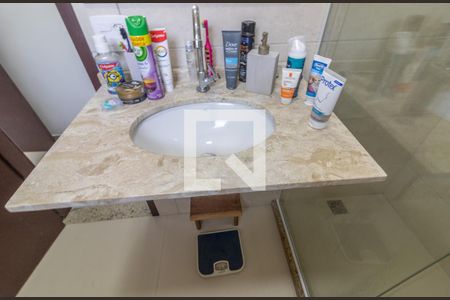 Casa de condomínio para alugar com 250m², 4 quartos e 3 vagasSuíte 1  - banheiro