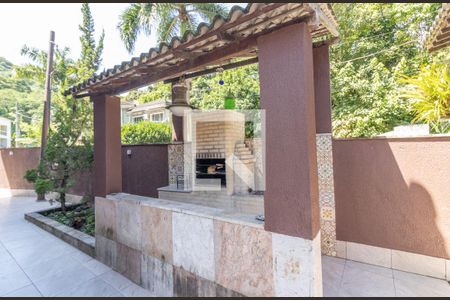 Casa de condomínio para alugar com 250m², 4 quartos e 3 vagasÁrea externa - Churrasqueira