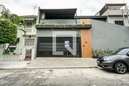 Casa para alugar com 200m², 3 quartos e 3 vagas Casa para alugar com 200m², 3 quartos e 3 vagasFachada