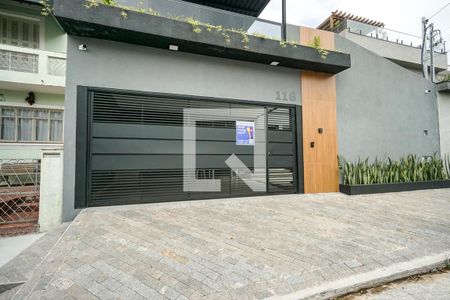 Casa para alugar com 200m², 3 quartos e 3 vagas Casa para alugar com 200m², 3 quartos e 3 vagasFachada