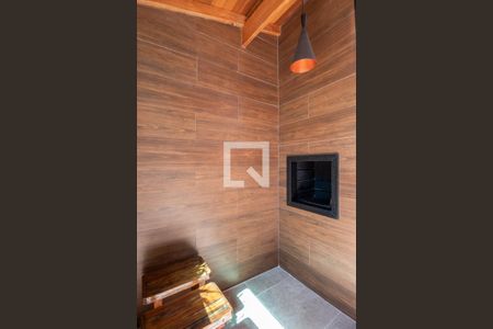 Casa à venda com 180m², 3 quartos e 2 vagas Casa à venda com 180m², 3 quartos e 2 vagasChurrasqueira