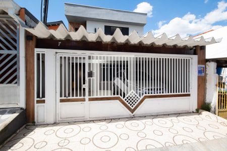 Casa à venda com 180m², 3 quartos e 2 vagas Casa à venda com 180m², 3 quartos e 2 vagasFachada