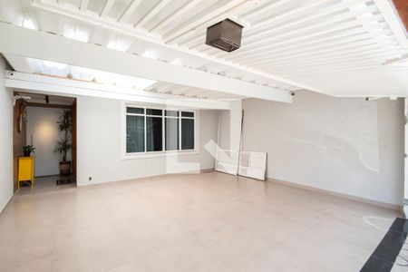 Casa à venda com 180m², 3 quartos e 2 vagas Casa à venda com 180m², 3 quartos e 2 vagasGaragem