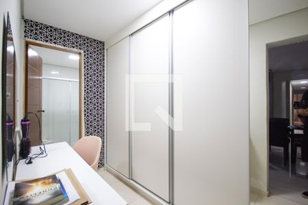 Casa à venda com 180m², 3 quartos e 2 vagas Casa à venda com 180m², 3 quartos e 2 vagasCloset