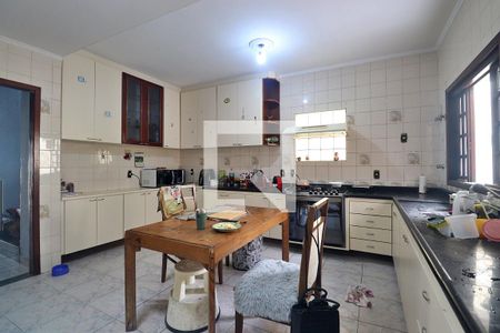 Casa para alugar com 520m², 4 quartos e sem vagaCozinha