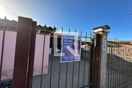 Casa à venda com 90m², 2 quartos e 2 vagasFachada