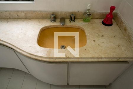 Apartamento à venda com 200m², 4 quartos e 2 vagasBanheiro da Suíte 2