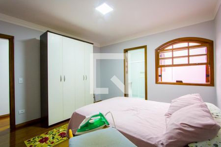 Casa à venda com 320m², 3 quartos e 5 vagasQuarto 2 - Suíte