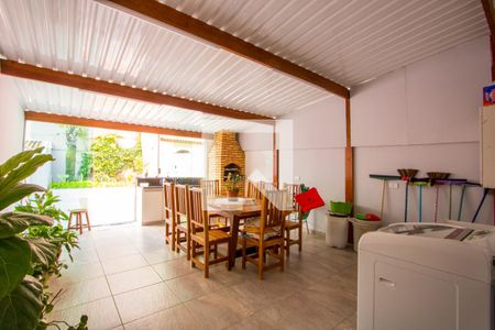 Casa à venda com 320m², 3 quartos e 5 vagasÁrea de serviço/Espaço gourmet