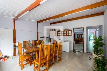 Casa à venda com 320m², 3 quartos e 5 vagasÁrea de serviço/Espaço gourmet