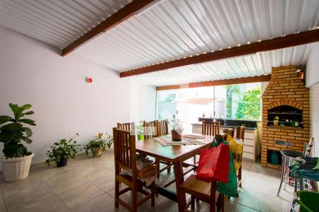 Casa à venda com 320m², 3 quartos e 5 vagasÁrea de serviço/Espaço gourmet