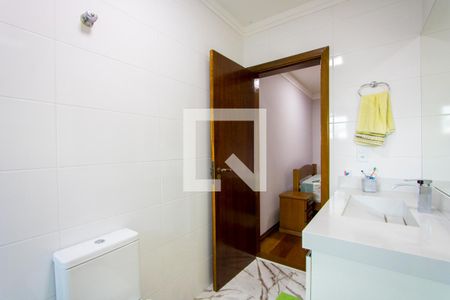 Casa à venda com 320m², 3 quartos e 5 vagasBanheiro do quarto 1