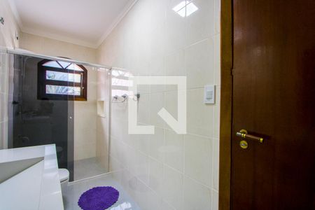 Casa à venda com 320m², 3 quartos e 5 vagasBanheiro do quarto 3