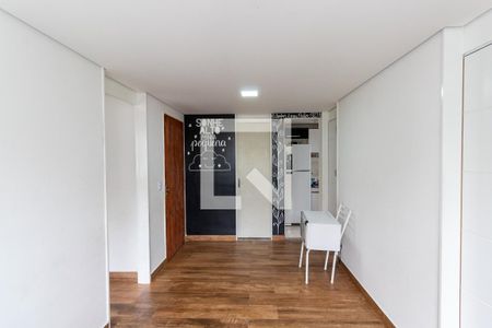 Sala de apartamento para alugar com 3 quartos, 51m² em Vila Sílvia, São Paulo