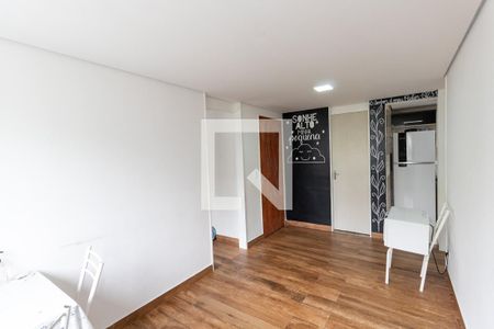 Sala de apartamento para alugar com 3 quartos, 51m² em Vila Sílvia, São Paulo