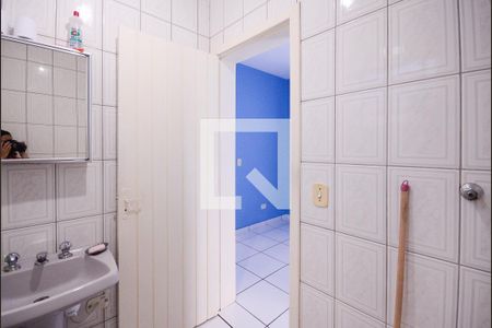 Casa à venda com 85m², 2 quartos e 6 vagas Casa à venda com 85m², 2 quartos e 6 vagasBanheiro