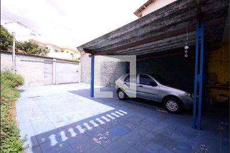 Casa à venda com 85m², 2 quartos e 6 vagas Casa à venda com 85m², 2 quartos e 6 vagasGaragem