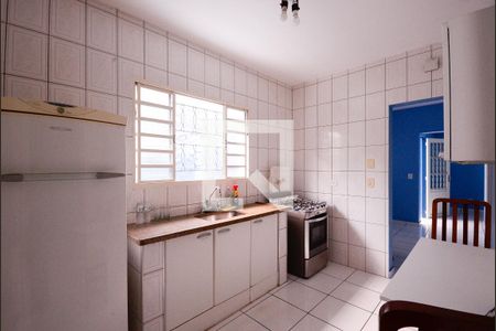 Casa à venda com 85m², 2 quartos e 6 vagas Casa à venda com 85m², 2 quartos e 6 vagasCozinha