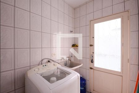 Casa à venda com 85m², 2 quartos e 6 vagas Casa à venda com 85m², 2 quartos e 6 vagasÁrea de Serviço