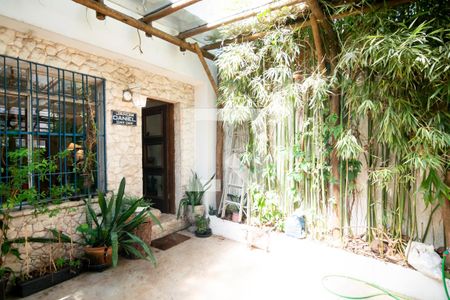Garagem de casa à venda com 4 quartos, 260m² em Vila Cordeiro, São Paulo