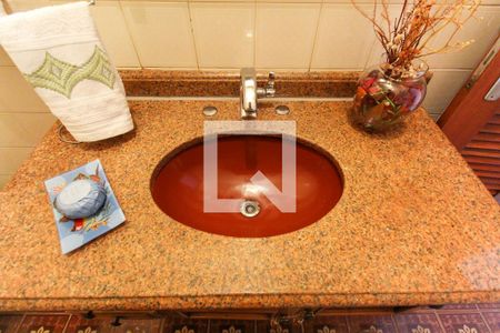 Casa para alugar com 200m², 4 quartos e 2 vagasLavabo