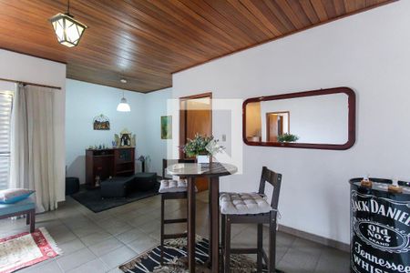 Casa para alugar com 200m², 4 quartos e 2 vagasEntre Quartos