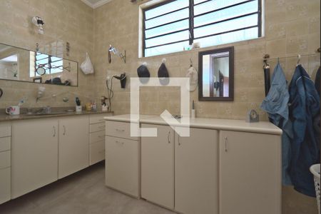 Casa à venda com 578m², 7 quartos e 8 vagasBanheiro da Suíte 1