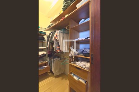 Casa à venda com 578m², 7 quartos e 8 vagasCloset da suíte 1