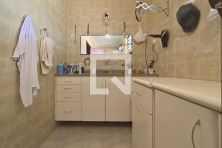 Casa à venda com 578m², 7 quartos e 8 vagasBanheiro da Suíte 1