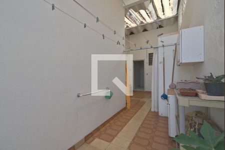 Casa à venda com 578m², 7 quartos e 8 vagasQuintal interno - Acesso a varanda do quarto 2
