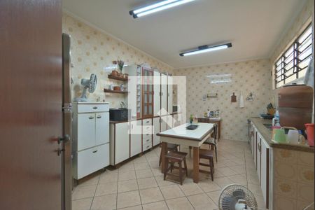 Casa à venda com 578m², 7 quartos e 8 vagasCozinha