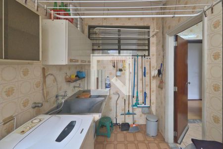 Casa à venda com 578m², 7 quartos e 8 vagasÁrea de Serviço (piso superior)