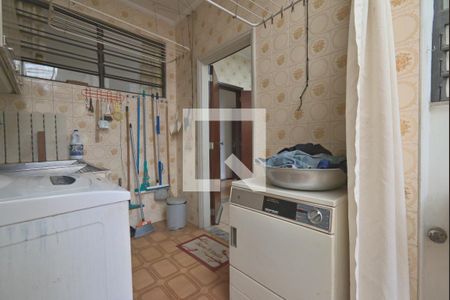 Casa à venda com 578m², 7 quartos e 8 vagasÁrea de Serviço (piso superior)