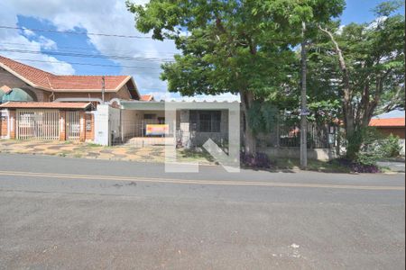 Casa à venda com 578m², 7 quartos e 8 vagasFachada e Garagem